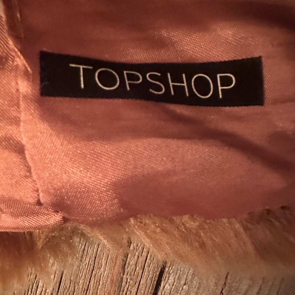 Topshop | Faux Fur Stole - Picture 3 of 4